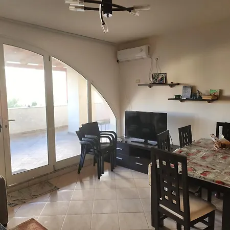 Family With Big Terrace In Hébergement de vacances
